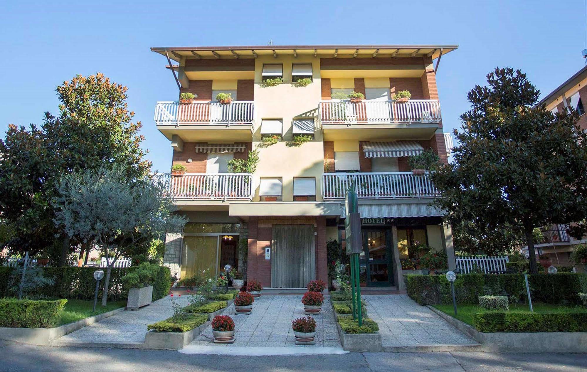 Hotel Vignola Assisi Luaran gambar