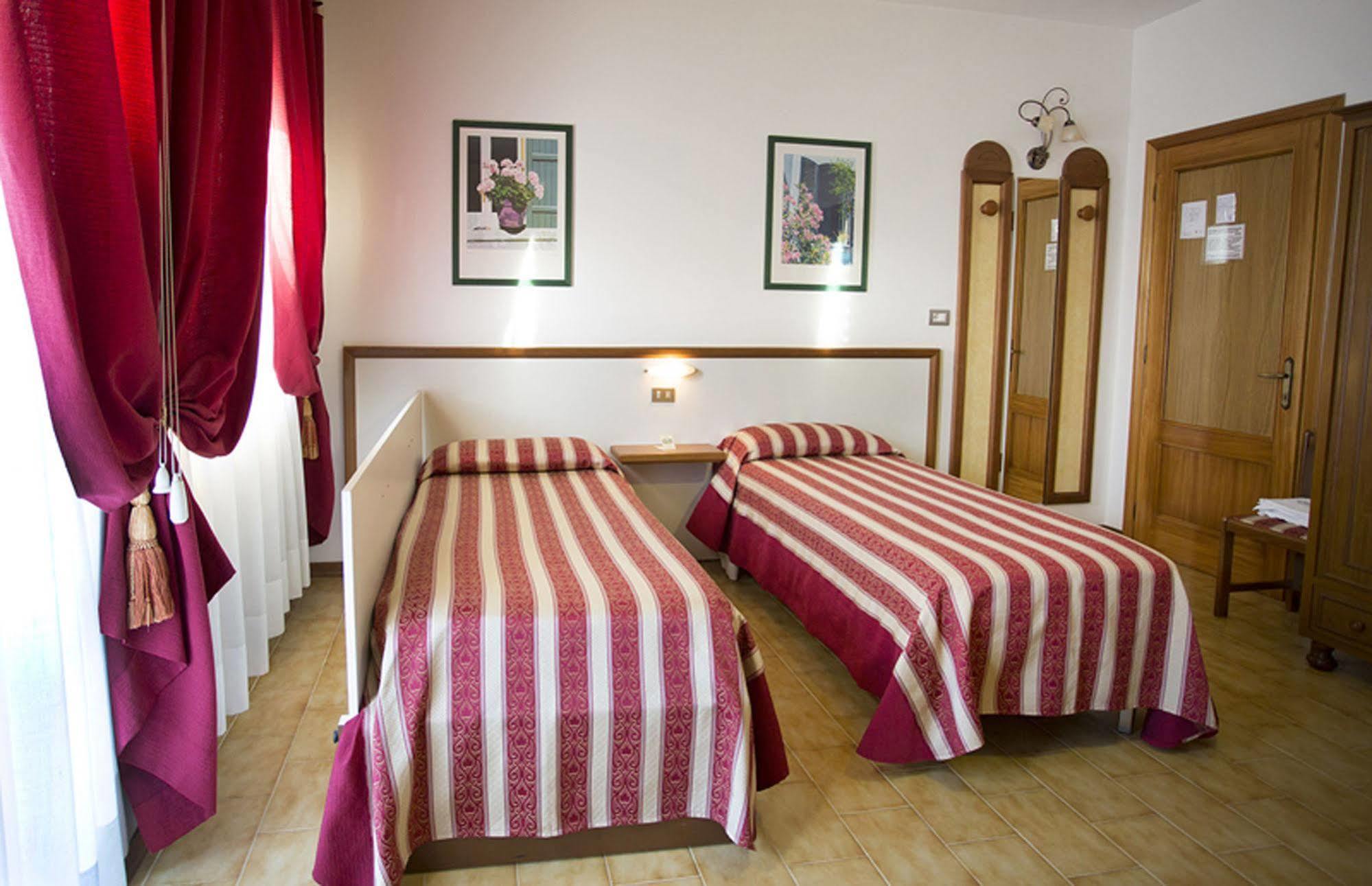 Hotel Vignola Assisi Luaran gambar